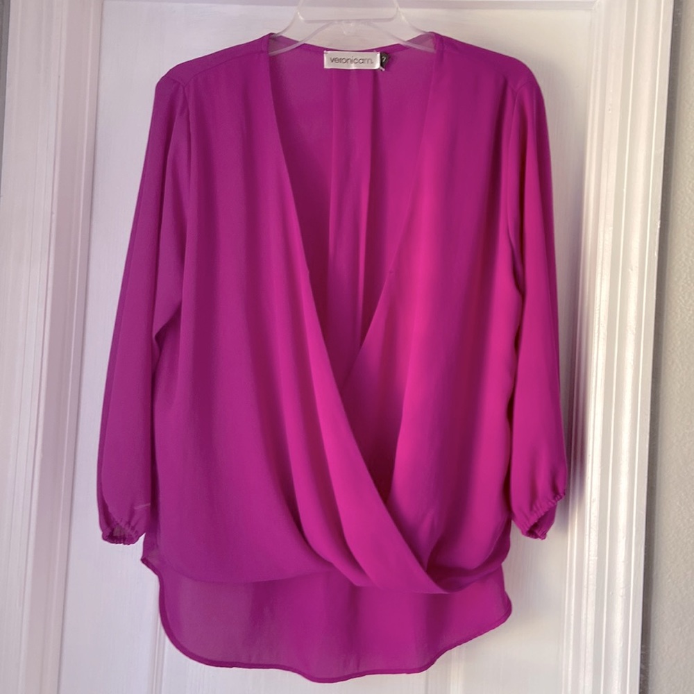 Large polyester blouse .great condition .perfect for work or casual .